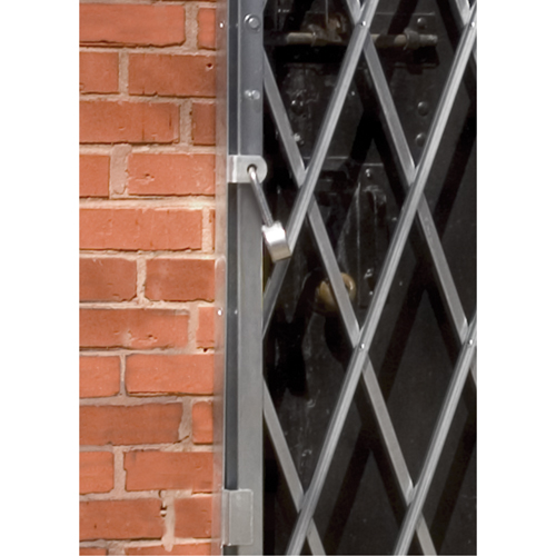 Barri&egrave;res de porte robustes, Simple, 4' lo x 5' 9" h d&eacute;ploy&eacute; Oxford Builders Supplies Inc