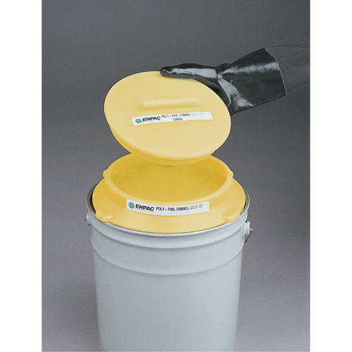 Couvercle pour entonnoirs Poly-Pail Funnel Oxford Builders Supplies Inc