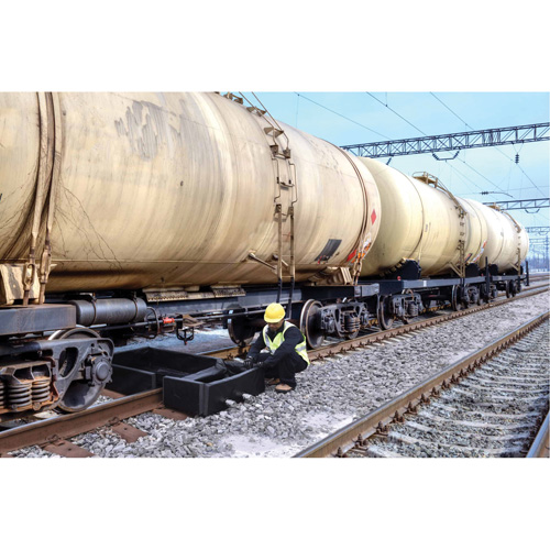 Ultra-Track Berm, 144 US gal. Capacity, 4' W x 6' L x 12" H, Foam Wall Oxford Builders Supplies Inc