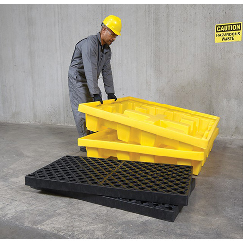 Ultra-Spill Pallet emboitable, 4 barils, Capacit&eacute; de d&eacute;versement 66 gal. US, 51" x 51" x 10" Oxford Builders Supplies Inc