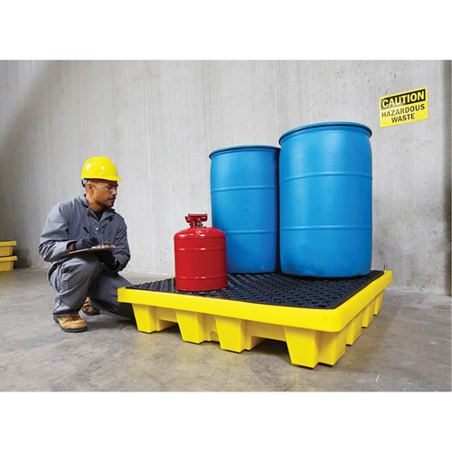 Ultra-Spill Pallet emboitable, 4 barils, Capacit&eacute; de d&eacute;versement 66 gal. US, 51" x 51" x 10" Oxford Builders Supplies Inc