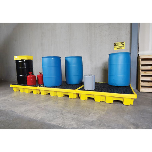 Ultra-Spill Pallet emboitable, 4 barils, Capacit&eacute; de d&eacute;versement 66 gal. US, 51" x 51" x 10" Oxford Builders Supplies Inc