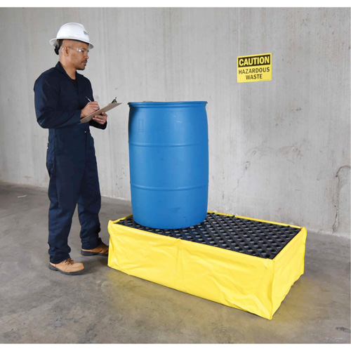 Ultra-Spill Pallet flexible, 2 barils, Capacit&eacute; de d&eacute;versement 66 gal. US, 48" x 24" x 14" Oxford Builders Supplies Inc