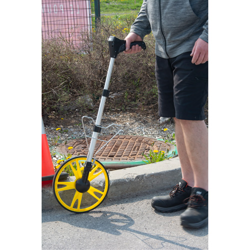 Digital Distance Measuring Wheel, 12.5"/31.8 cm, 99999.9 m Range, Feet/Metres Oxford Builders Supplies Inc