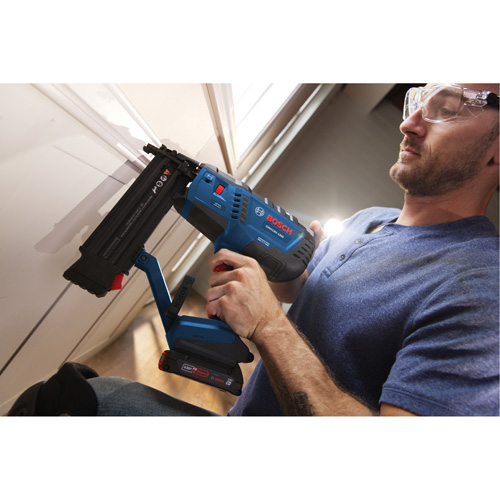 Brushless 18-Gauge Brad Nailer Kit with Standard Power Battery, 18 V, Lithium-Ion Oxford Builders Supplies Inc