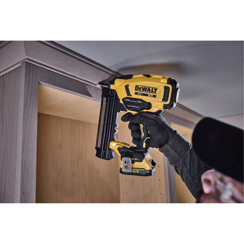 Cloueuse de finition sans fil cal 18 XR, 20 V, Lithium-ion Oxford Builders Supplies Inc