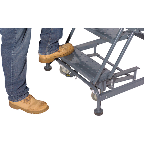 &eacute;chelles roulantes avec pied verrouillable activ&eacute; par le poids, 6 marches, Largeur de la marche 24", Hauteur de la plateforme 60", Acier Oxford Builders Supplies Inc