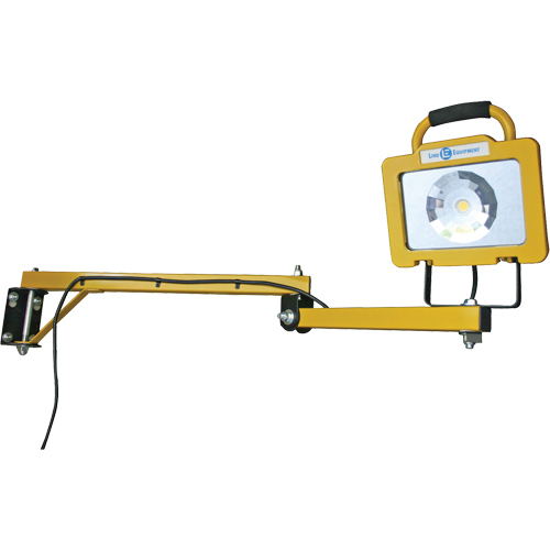 Lampe robuste pour quais, Bras 40", 38 W, Ampoule DEL, M&eacute;tal Oxford Builders Supplies Inc