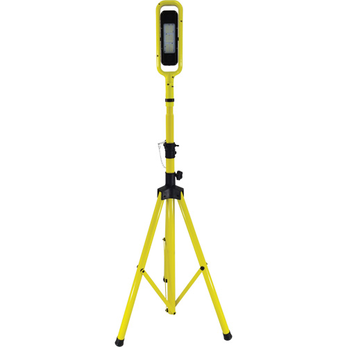 Beacon Infinity Light Tripod with Magnetic Mount, LED, 40 W, 5400 Lumens, Plastic/Aluminum Housing Oxford Builders Supplies Inc