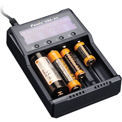Chargeur de batterie multifonction ARE-A4 Oxford Builders Supplies Inc
