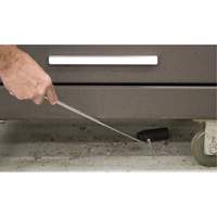Outil collecteur magn&eacute;tique et flexible, Longueur de 23-1/2", Capacit&eacute; de 2,5 lb Oxford Builders Supplies Inc