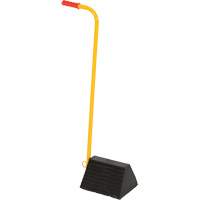 Cale de roue avec poign&eacute;e ergonomique, 9-1/4" x 8" x 6", Noir Oxford Builders Supplies Inc