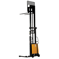 Gerbeur pour chariot &eacute;l&eacute;vateur, Fonctionnement &eacute;lectrique, Capacit&eacute; 2000 lb, Lev&eacute;e max 137" Oxford Builders Supplies Inc