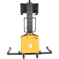 Gerbeur motoris&eacute; avec m&acirc;t &eacute;troit, Fonctionnement &eacute;lectrique, Capacit&eacute; 1500 lb, Lev&eacute;e max 63" Oxford Builders Supplies Inc