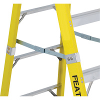 Industrial Heavy-Duty Stepladders (6400 Series), 4', Fibreglass, 300 lbs. Capacity, Type 1A Oxford Builders Supplies Inc