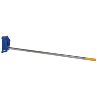 Fl&egrave;che de chariot &eacute;l&eacute;vateur pour tapis, 108-1/2" longueur, Install&eacute; sur tablier, Capacit&eacute; de 2500 lb Oxford Builders Supplies Inc