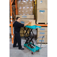 Heavy-Duty Hydraulic Scissor Lift Table, 27-1/2" L x 17-3/4" W, Steel, 330 lbs. Capacity Oxford Builders Supplies Inc