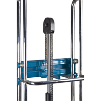 Gerbeur hydraulique &agrave; plateforme, M&eacute;canisme Pompe au pied, Capacit&eacute; de 880 lb, Levage max de 60" Oxford Builders Supplies Inc