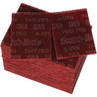 Tampons manuels Scotch-Brite 7447, Oxyde d'aluminium, 9" x 6", Grain Tr&egrave;s fin Oxford Builders Supplies Inc