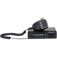 Radio et r&eacute;p&eacute;teur de s&eacute;rie CM300d Oxford Builders Supplies Inc
