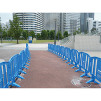 Minit Barricade, Interlocking, 49" L x 39" H, Green Oxford Builders Supplies Inc