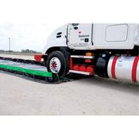 Ultimate Copolymer 2000 Ultra-Containment Berm&reg;, 179 US gal. Capacity, 4' W x 6' L x 12" H, Hinge Bracket Oxford Builders Supplies Inc