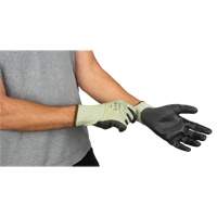 Gants &eacute;lastiques &eacute;cologiques sans coutures r&eacute;sistants &agrave; la coupe, Taille 10, Calibre 13, Rev&ecirc;tement Polyur&eacute;thane, Enveloppe en PEHP/rPET, ASTM ANSI niveau A4 Oxford Builders Supplies Inc