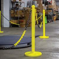Bicolour Plastic Barrier Chain, Green/White, 2" Link, 500' Length Oxford Builders Supplies Inc