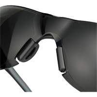 Lunettes de s&eacute;curit&eacute; Adapt Lite, Lentille Fum&eacute;e, Antibu&eacute;e/Anti-&eacute;gratignures, ANSI Z87+/R&eacute;pond ou surpasse la norme CSA Z94.3 Oxford Builders Supplies Inc