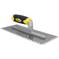 Truelles dent&eacute;es avec prise Ergo-Grip pour lapplication des adh&eacute;sifs Oxford Builders Supplies Inc