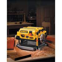 Raboteuse &agrave; deux vitesses, 19-3/4" la x 22-1/2" lo x 13-1/2" ha, 20000 tr/min Vitesse &agrave; vide Oxford Builders Supplies Inc
