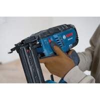 Cloueur pour clous &agrave; t&ecirc;te perdue de calibre 18 (outil seul), 18 V, Lithium-ion Oxford Builders Supplies Inc