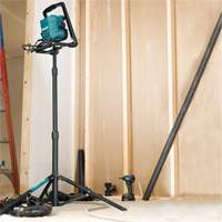 Portable Tripod for LED Floodlight Oxford Builders Supplies Inc