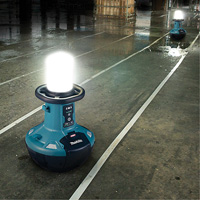 Lampe de chantier &agrave; DEL auto-redressante 40Vmax XGT (outil seulement)?, DEL, 5500 lumens Oxford Builders Supplies Inc